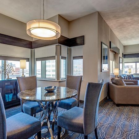 Doubletree By Hilton St. Louis Forest Park Dış mekan fotoğraf