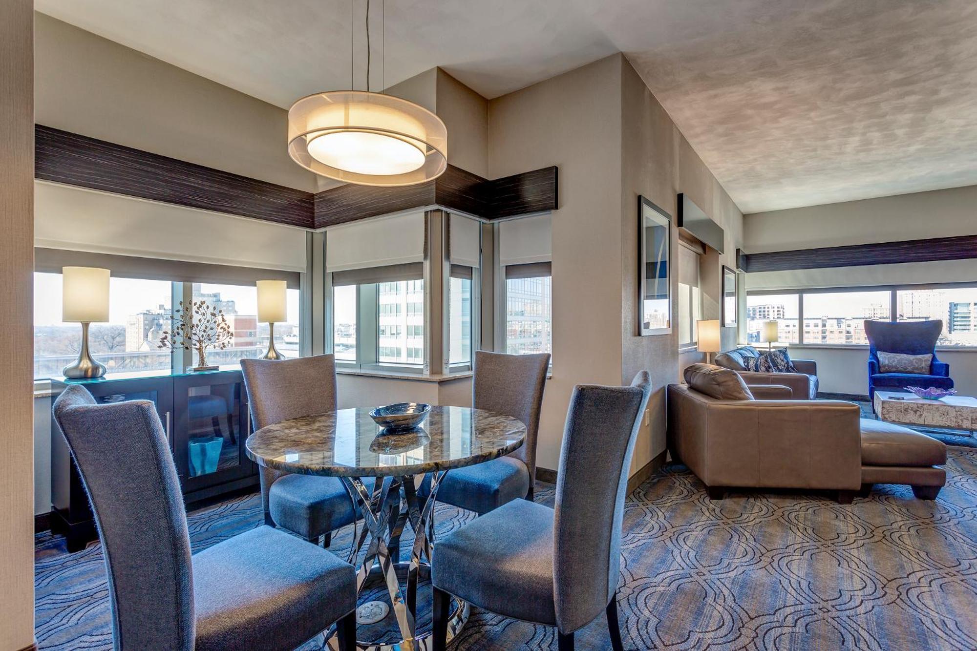 Doubletree By Hilton St. Louis Forest Park Dış mekan fotoğraf